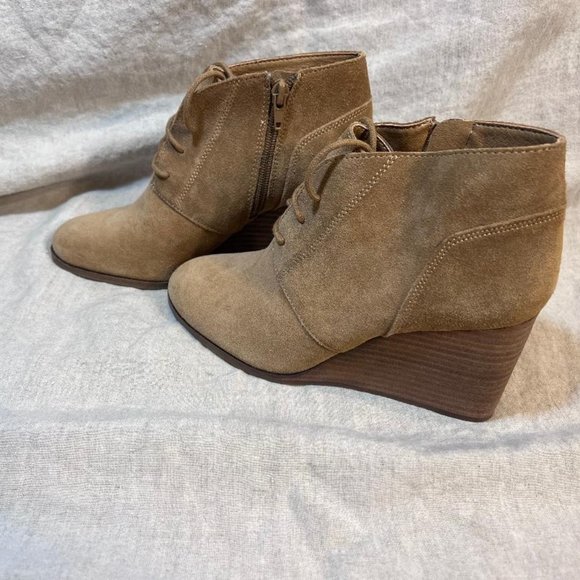 Lucky Brand Shylow Suede Lace Up Booties - Picture 5 of 8